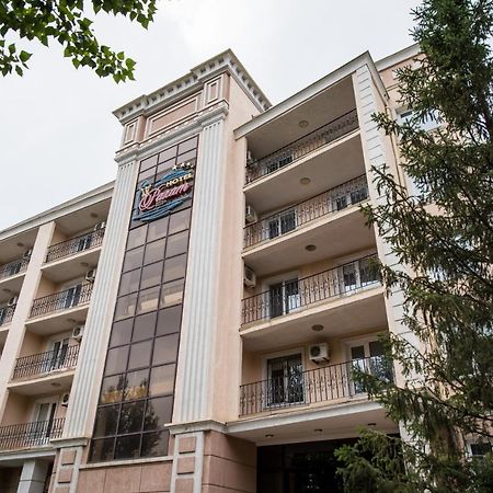 Rakhat Hotel Uralsk Eksteriør billede