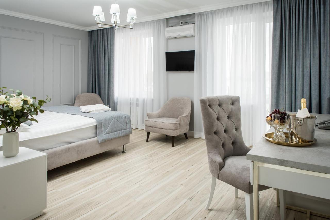Rakhat Hotel Uralsk Eksteriør billede