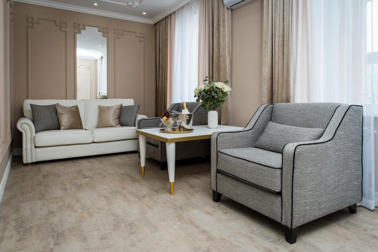 Rakhat Hotel Uralsk Eksteriør billede