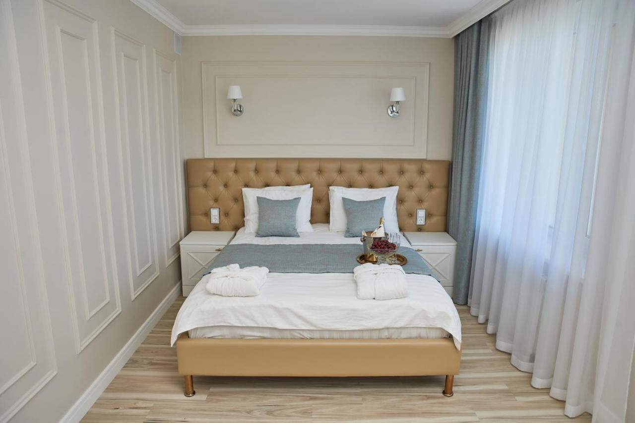 Rakhat Hotel Uralsk Eksteriør billede