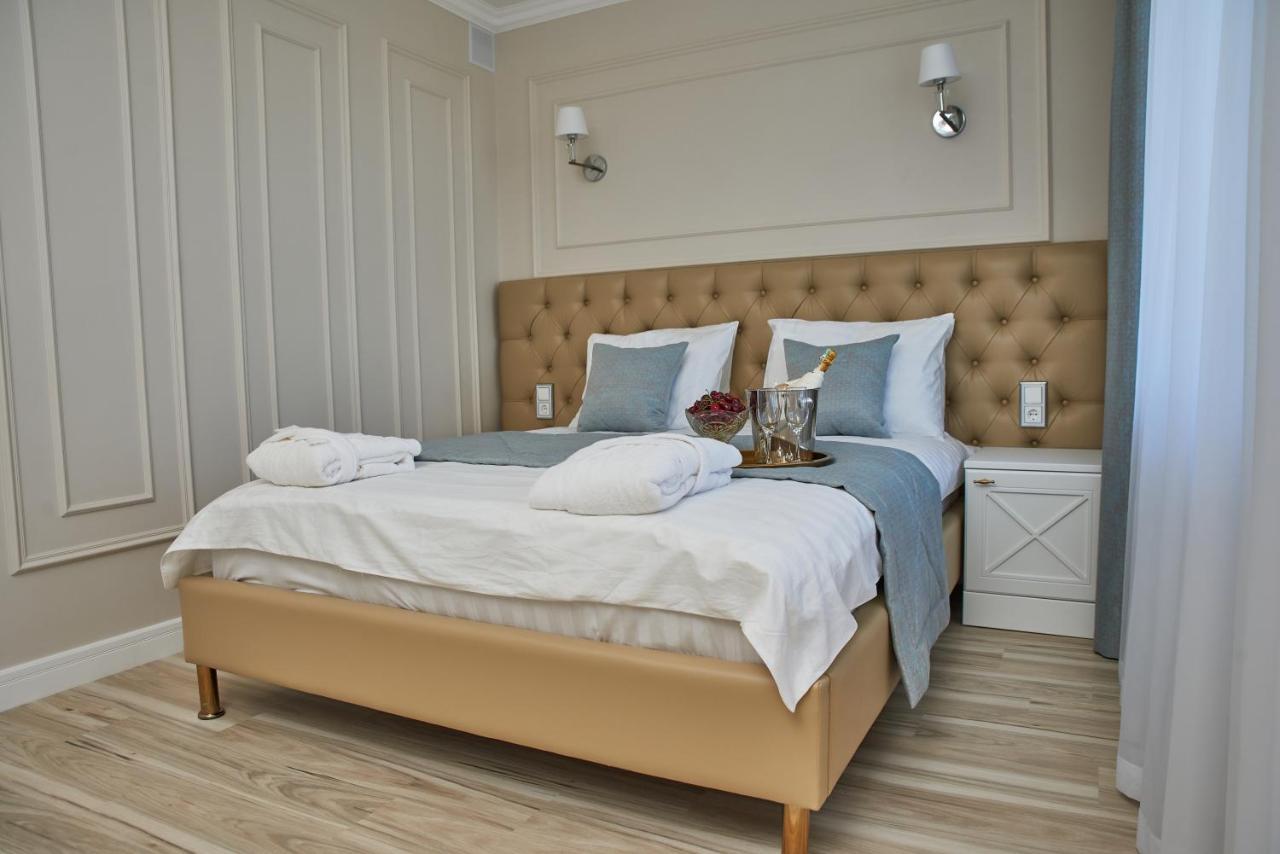 Rakhat Hotel Uralsk Eksteriør billede